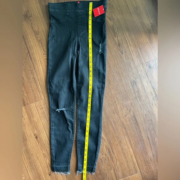Spanx Vintage Distressed Ankle Skinny Jeans M Black NEW Size XS - Picture 5 of 7